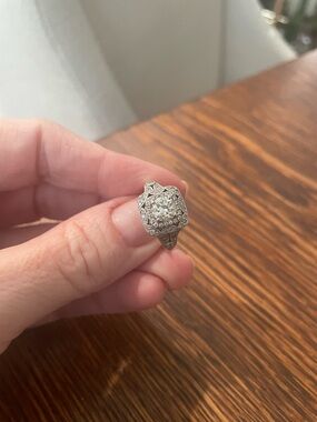 18K white gold Vintage-Style Halo Diamond Ring